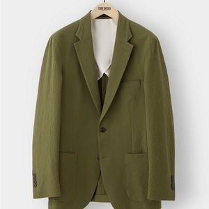 SEERSUCKER MADISON SUIT JACKET IN OLIVE 44. R